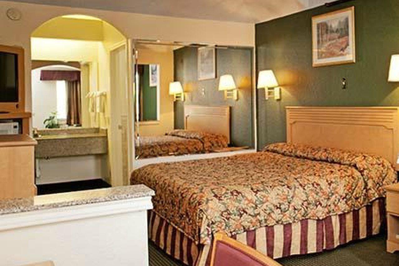 Crystal Inn 249 North Louetta Extérieur photo